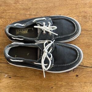 SPERRY Halyard Boat Shoes Kids size 2